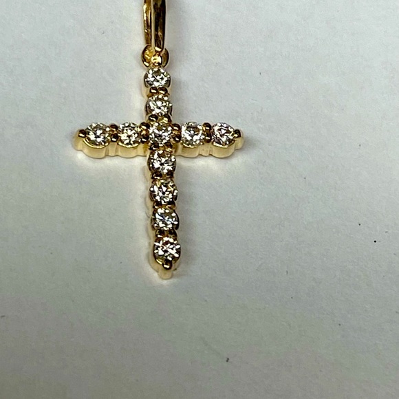 Beautiful 14 k yellow gold Cross Pendant with Diakonds - Picture 4 of 10